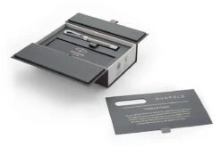 Parker® Parker Duofold Prestige Ruthenium Chiselled Centennial Vulpen 5 Parker® Parker Duofold Prestige Ruthenium Chiselled Centennial Vulpen -Winkel Voor Kantoorartikelen 1931333 Parker Duofold Prestige Ruthenium Chiselled Centennial Fountain Pen 3