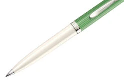 Pelikan Souverän Green/White M605 Vulpen En K605 Balpen Set 5 Pelikan Souverän Green/White M605 Vulpen En K605 Balpen Set -Winkel Voor Kantoorartikelen 818209 81822320Pelikan Souveran Green White Balpen