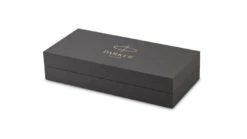 Parker® Parker 51 Deluxe Black GT Vulpen 12 Parker® Parker 51 Deluxe Black GT Vulpen -Winkel Voor Kantoorartikelen Box20Closed 2