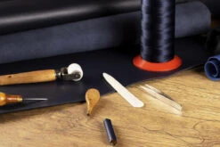 Caran D'Ache Varius Trophy Balpen & Leather Case Limited Edition -Winkel Voor Kantoorartikelen Caran d Ache Varius Trophy Ballpoint 7