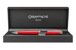 Caran D'Ache Léman Scarlet Red Balpen 5 Caran D'Ache Léman Scarlet Red Balpen -Winkel Voor Kantoorartikelen Caran d ache Leman Scarlet Red ballpoint pen 3