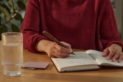 Parker® Parker IM Monochrome Burgundy Vulpen -Winkel Voor Kantoorartikelen Parker IM Monochrome Burgundy FP Sfeer 3