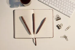 Parker® Parker IM Monochrome Burgundy Vulpen -Winkel Voor Kantoorartikelen Parker IM Monochrome Burgundy FP Sfeer 4